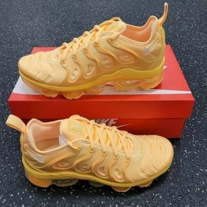 Yellow Nike vapor Max yellow yolk